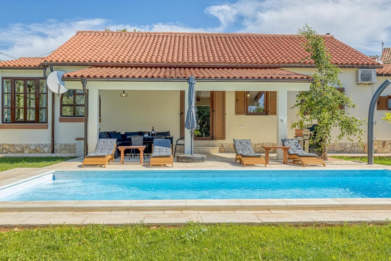 Villa Agatta With Private Pool Smoljanci Εξωτερικό φωτογραφία