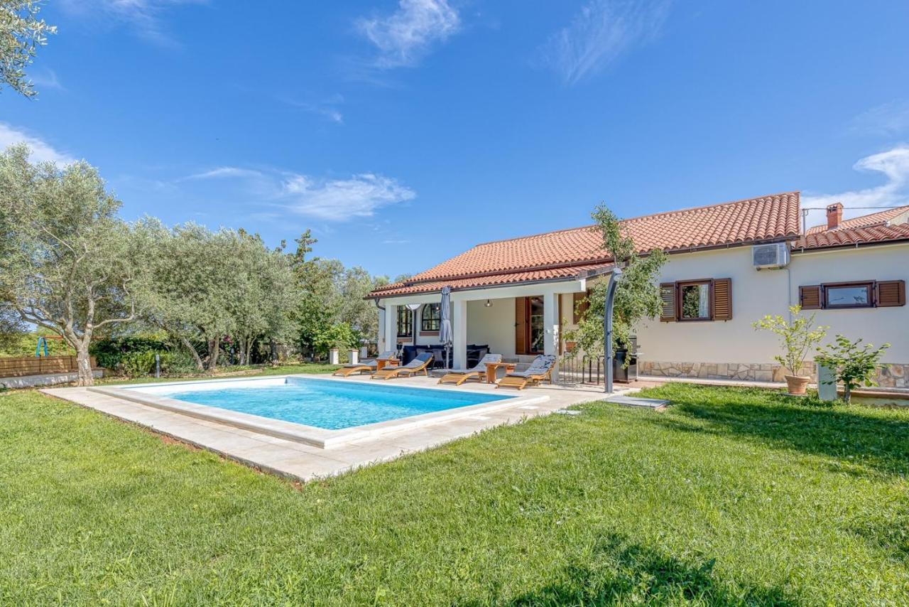 Villa Agatta With Private Pool Smoljanci Εξωτερικό φωτογραφία